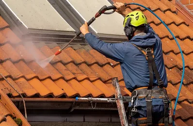 Démoussage et hydrofuge de toiture à Wallon-Cappel